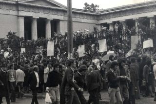 Απέναντι στο μεταπολιτευτικό ζην
