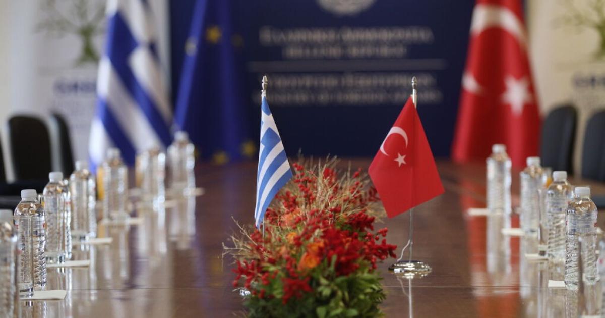 Διαψεύδει η Άγκυρα: «Καμία παρενόχληση στο αεροσκάφος του Δέ
