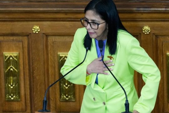 Αναντιστοιχία λόγου και πράξεων από την Ροντρίγκεζ