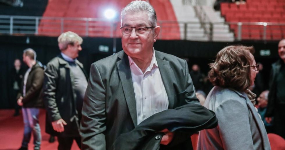 Κουτσούμπας στο συνέδριο: «Η κυβέρνηση της ΝΔ μας σέρνει στο μακελειό»