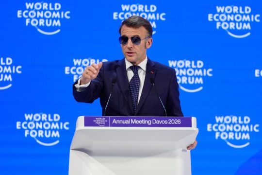 Μακρόν για τις απειλές Τραμπ: Θέλουμε σεβασμό και όχι νταήδες
