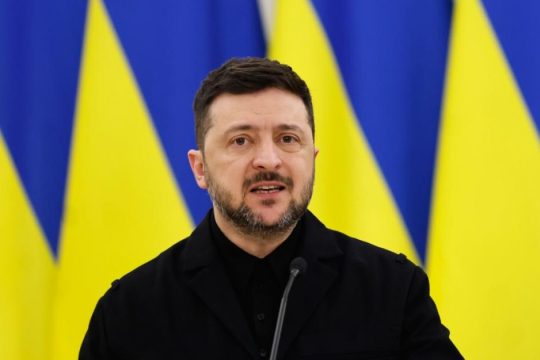 Ο Ζελένσκι σκοπεύει να ανακοινώσει δημοψήφισμα και σχέδιο διεξαγωγής εκλογών