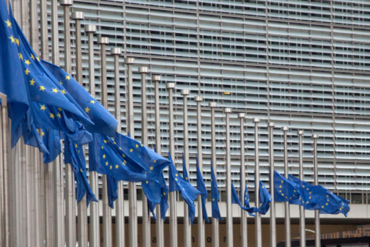 Η Κομισιόν ενέκρινε πακέτο 1,5 δισ. ευρώ για την ενίσχυση της ευρωπαϊκής αμυντικής βιομηχανίας