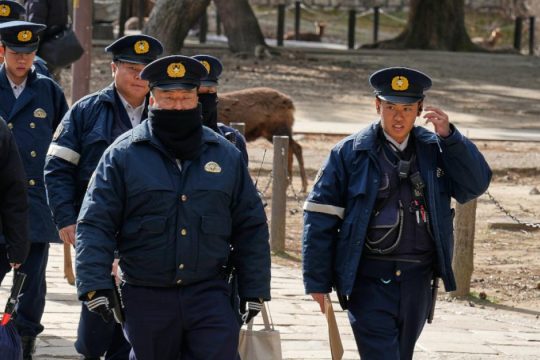 Ιαπωνία: Έκλεψαν βαλίτσες με πάνω από 2 εκατ. ευρώ στη μέση του δρόμου