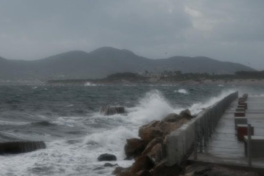 Κακοκαιρία Erminio: Δεμένα τα πλοία σε πολλά λιμάνια, θυελλώδεις άνεμοι