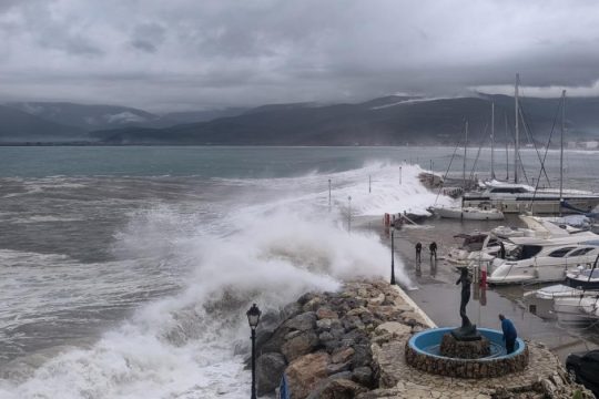 Πώς έγινε η τραγωδία με τον νεκρό 53χρονο στο Άστρος - Δύο λιμενικοί έπεσαν στη θάλασσα