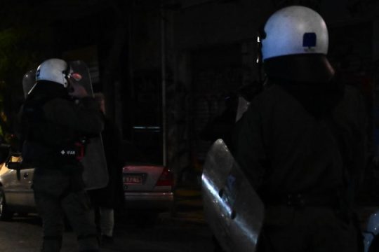 ΕΜΠ: Φιέστα με Τασούλα μέσα, προσαγωγές φοιτητών έξω