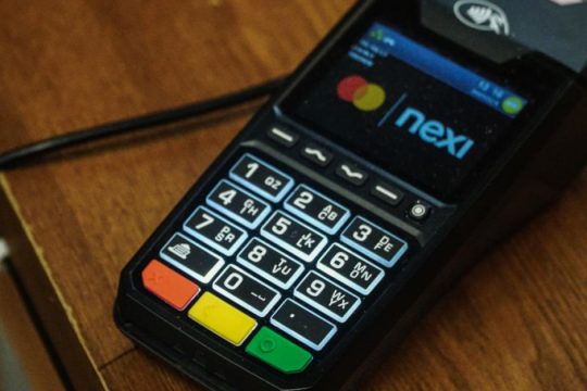 Παράπονα για μηνύματα 112 σε POS... επιχειρήσεων