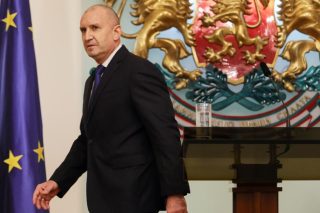 Η Βουλγαρία σε νέα εκλογική δίνη – Ο Ράντεφ αφήνει την προεδρία