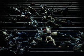 «Η αγάπη είναι αργή κι όταν φτάνει δεν μιλά...»