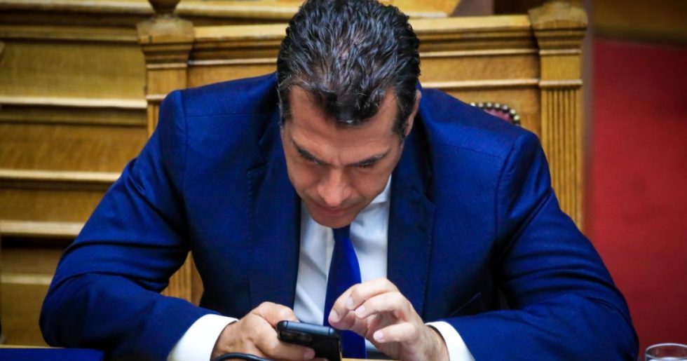 Οργανώσεις κατά Πλεύρη: Ποινικά κολάσιμη η εργασία σε ΜΚΟ;
