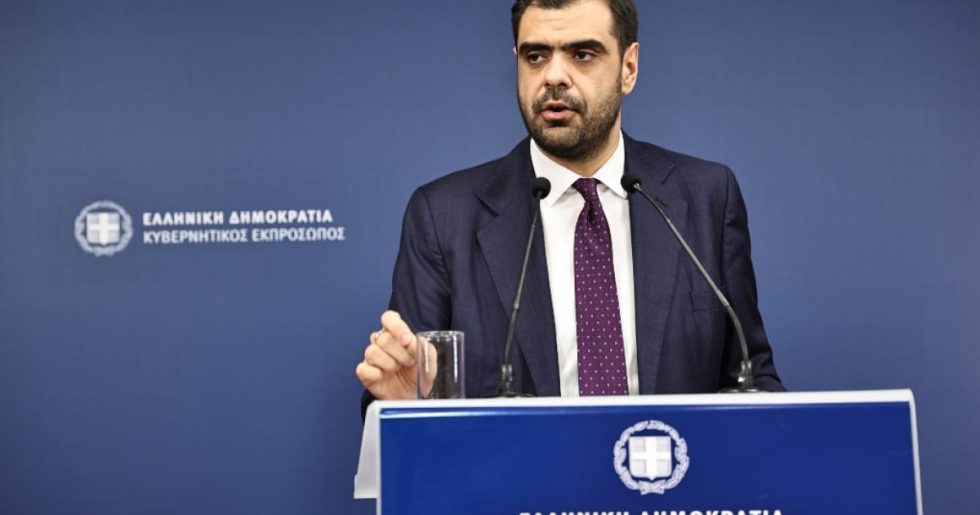 Μαρινάκης: Να σταματήσει άμεσα η αναπαραγωγή του βίντεο με τις δύο 17χρονες στην Ηλιούπολη