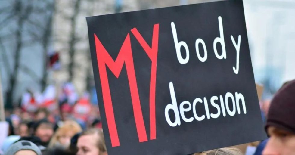 Μισή στήριξη Κομισιόν στο «My Voice, My choice»