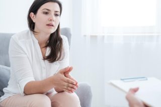 Μπορεί ο λόγος να σπάσει τα διαγενεακά τραύματα;