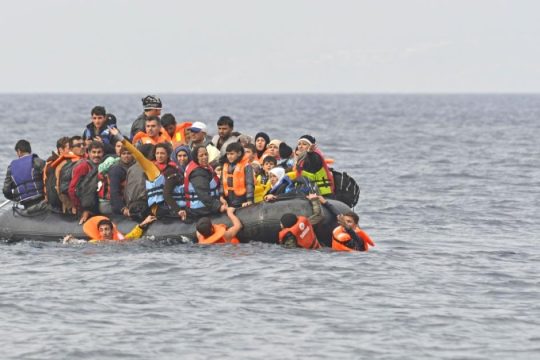 Ελληνική θανατοπολιτική και πολιτική απάθεια