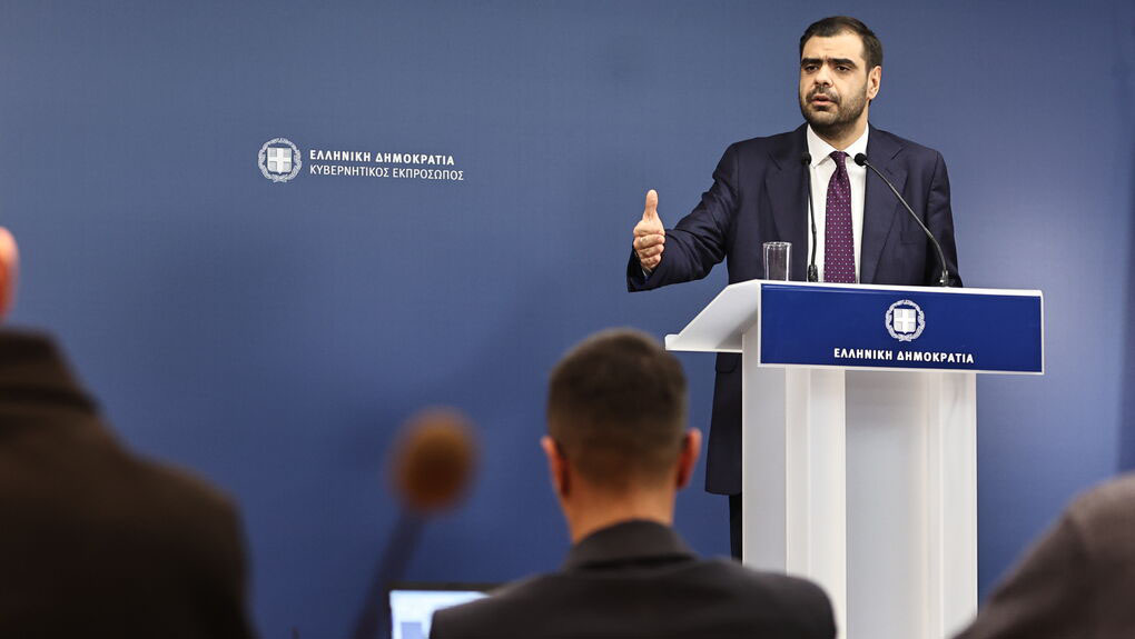 Ααιχμές τόσο για το ΠΑΣΟΚ της εποχής τού «Δώσ’ τα όλα» όσο και για τη διακυβέρνηση Τσίπρα άφησε ο κυβερνητικός εκπρόσωπος | ΓΙΑΝΝΗΣ ΠΑΝΑΓΟΠΟΥΛΟΣ/EUROKINISSI