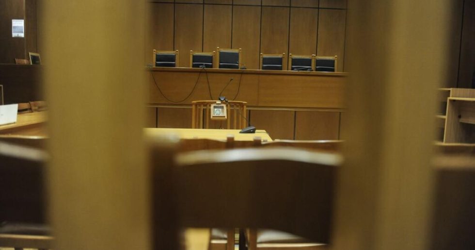 Θεσσαλονίκη: Στη φυλακή ογκολόγος που εξαπάτησε καρκινοπαθείς - «Πούλησε ψεύτικες ελπίδες σε μελλοθανάτους»