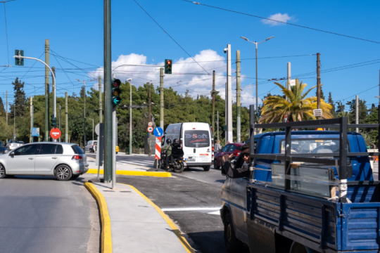 Δυνατή πλέον η αναστροφή στη Λ. Αμαλίας για είσοδο στην Πλάκα