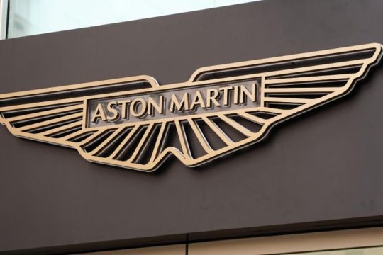 Περικόπτει το 20% των θέσεων εργασίας η Aston Martin
