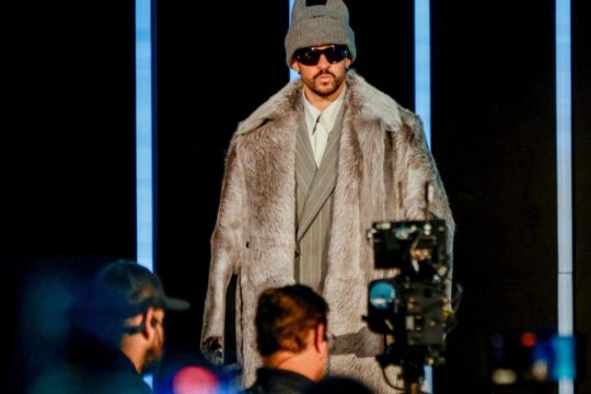 Ο Bad Bunny έχει δημιουργήσει ένα πολιτισμικό φαινόμενο - Μπορεί να προκαλέσει και ένα πολιτικό;