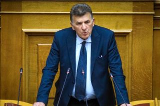 Γυρίζει