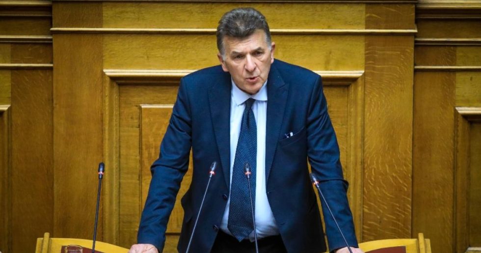Γυρίζει