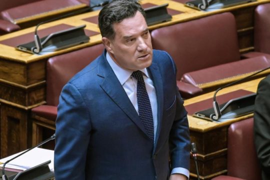 Γεωργιάδης σε ρόλο «αρχισυντάκτη» της ΕΡΤ για την κόντρα με την Κωνσταντοπούλου