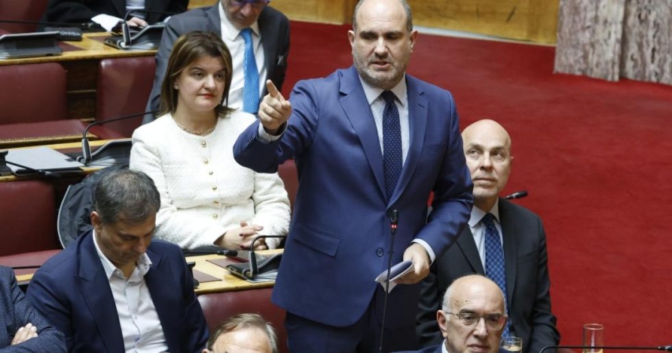 Άρση ασυλίας Μαρκόπουλου μετά από μήνυση Κασσελάκη - Σφοδρή κόντρα με Κωνσταντοπούλου