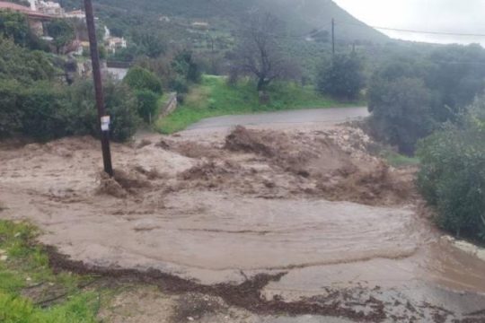Στη δίνη της κακοκαιρίας η Δυτική Ελλάδα [εικόνες+βίντεο]