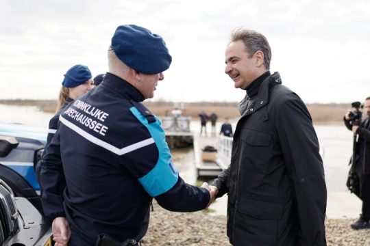 Ο Έβρος πλημμύρισε νερά, εκείνος «πλημμύρισε» εθνικοφροσύνη