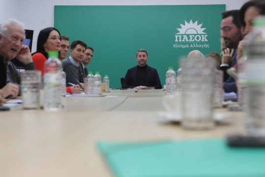 Πολιτική Γραμματεία ΠΑΣΟΚ: Αυτόνομο το κόμμα στις εκλογές - Να παραιτηθεί ο Παναγόπουλος