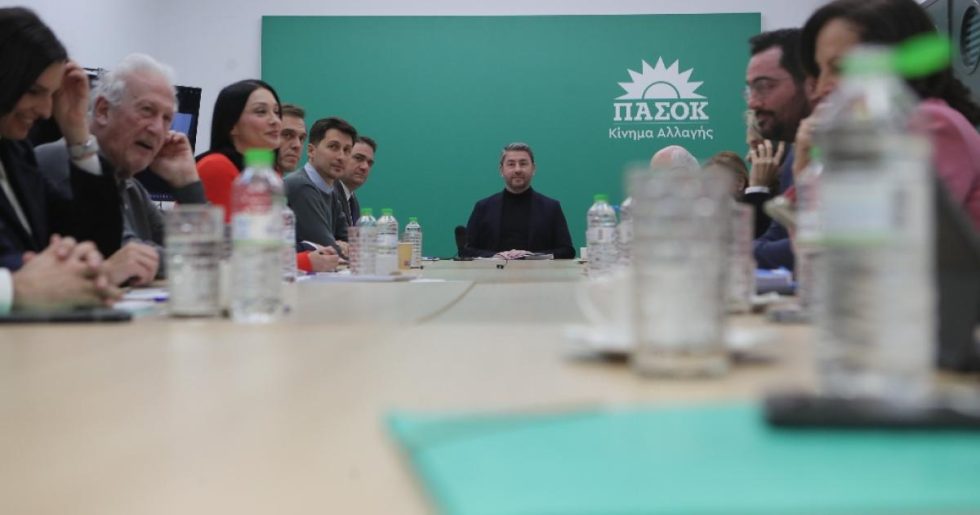 Πολιτική Γραμματεία ΠΑΣΟΚ: Αυτόνομο το κόμμα στις εκλογές - Να παραιτηθεί ο Παναγόπουλος
