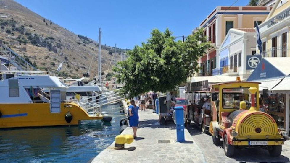 Τουρίστες χωρίς σύνορα, δήμοι χωρίς πόρους