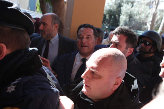Χαμός για την καταστολή στο «Νίκαια» - Ο Άδωνις στοχοποιεί τους «κομμουνιστές»