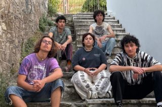 Afasia: Στη γενιά μας επικρατεί ο φόβος, ο θυμός και η ταραχή