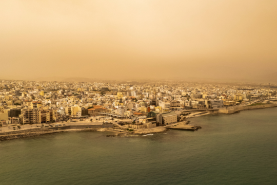 Αφρικανική σκόνη στη χώρα το Σαββατοκύριακο [πίνακες]