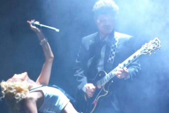 APT. (Live at the 68th Annual Grammy Awards)