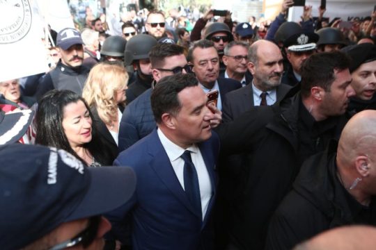 Εργαζόμενοι κατά Γεωργιάδη για το νοσοκομείο Νίκαιας: «Λέει ψέματα, έχουμε μειωθεί κατά 120 άτομα σε 4 χρόνια»