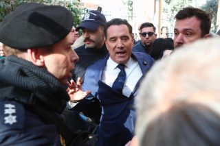 Ακόμα να στείλει το βίντεο στη Γιάμαλη ο Άδωνις