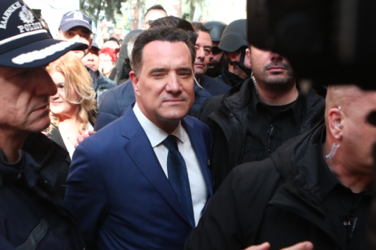 Ο Γεωργιάδης «ξεσπαθώνει» χωρίς στοιχεία, το Μαξίμου... σιωπά