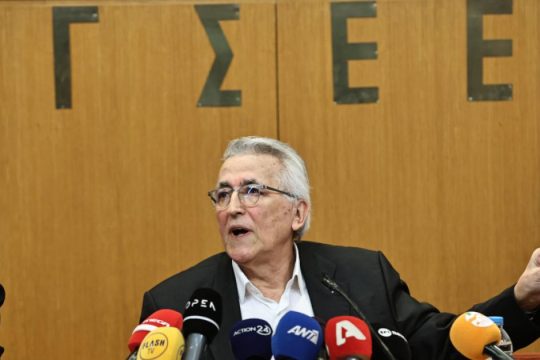 Δεν παραιτείται από πρόεδρος της ΓΣΕΕ ο Γιάννης Παναγόπουλος