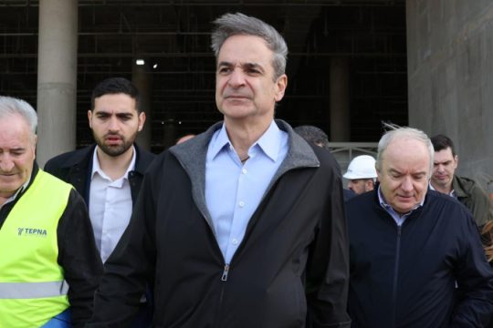 Στρίβειν δια… της συνταγματικής αναθεώρησης