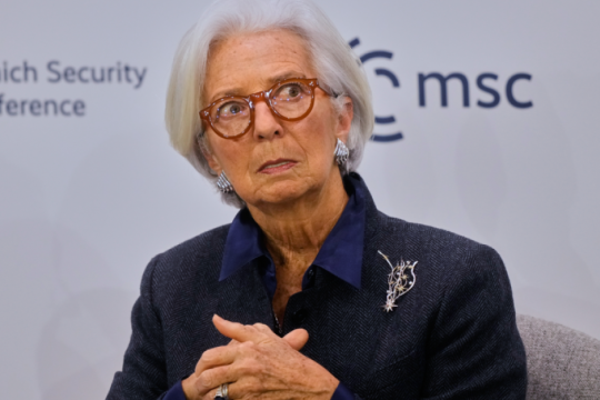 Η Λαγκάρντ απαντά και διαψεύδει τους Financial Times