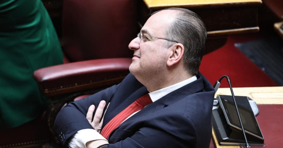 Ζητούνται απαντήσεις για το πτυχίο Λαζαρίδη: «Πώς είχε διοριστεί επιστημονικός σύμβουλος υπουργού;»
