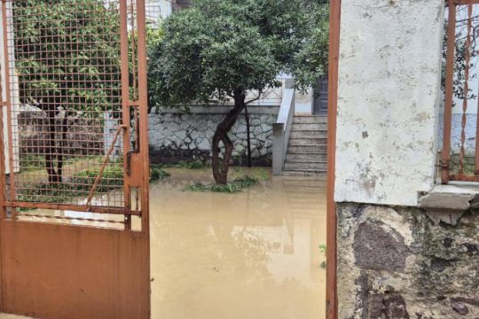 Εκτεταμένες ζημιές στη Λήμνο - Αίτημα να κηρυχθεί σε κατάσταση εκτάκτου ανάγκης