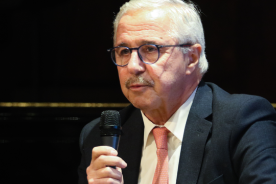 Μανιάτης προς Κομισιόν: Συμφωνείτε με την περικοπή του «Σπίτι μου ΙΙ»;