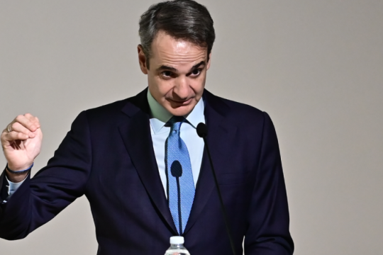 Επιμένει με αφήγημα «συνταγματικής αναθεώρησης» ο Μητσοτάκης