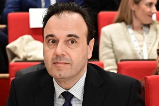 Πώς ο ιδιοκτήτης της «Βιολάντα» εμπλέκει τον Παπαστεργίου - Τι απαντά ο υπουργός