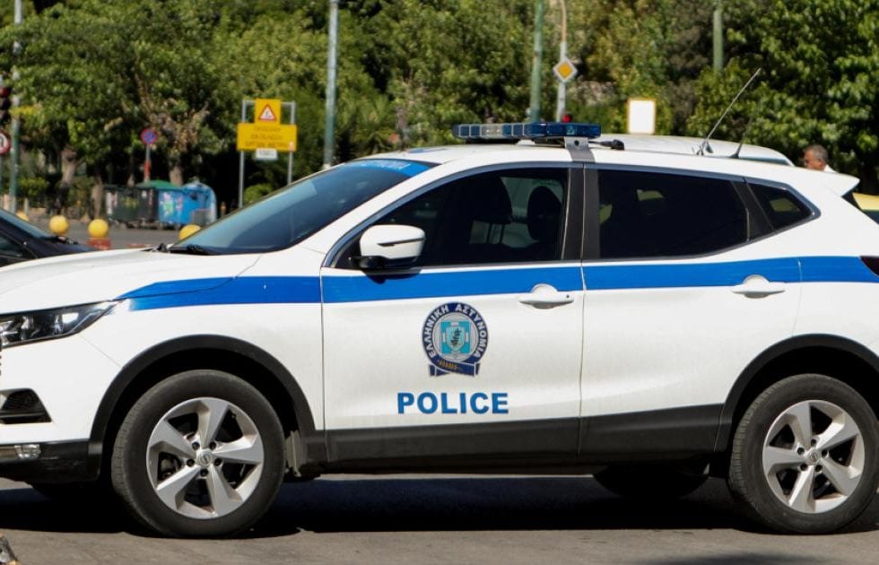 Ασπρόπυργος: Υψηλόβαθμος αξιωματικός της Αστυνομίας συνελήφθη για ξυλοδαρμό κρατουμένου