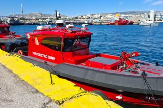 Mε 5 υπερσύγχρονα ταχύπλοα ενισχύεται η Πυροσβεστική